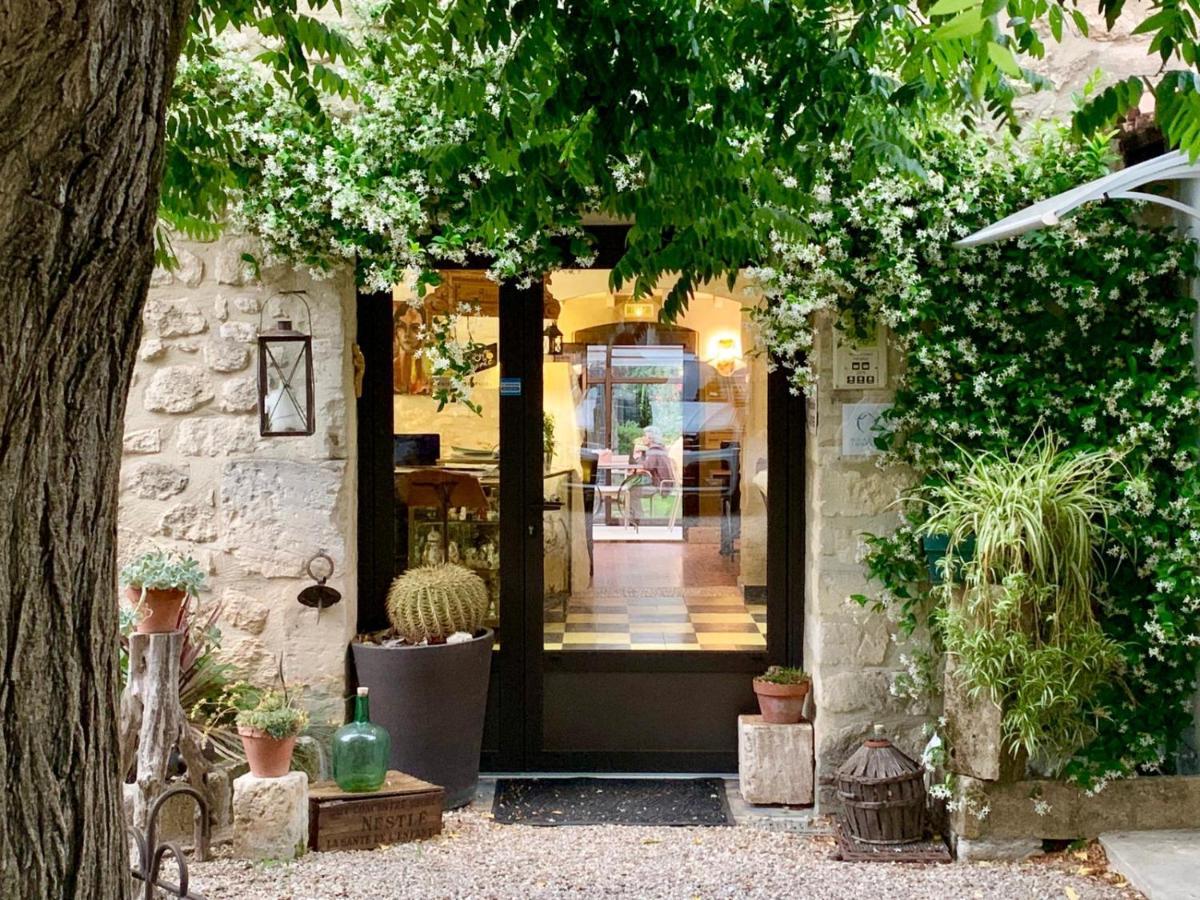Logis Hotel Restaurant Hostellerie De La Tour Fontvieille Exteriér fotografie