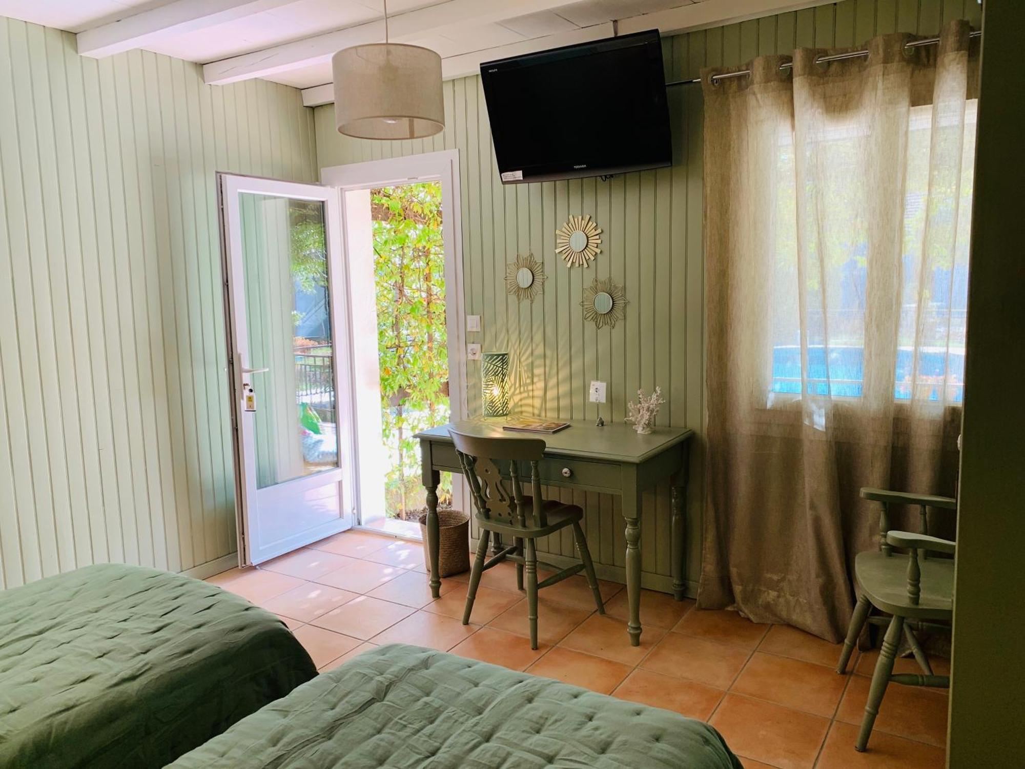 Logis Hotel Restaurant Hostellerie De La Tour Fontvieille Exteriér fotografie